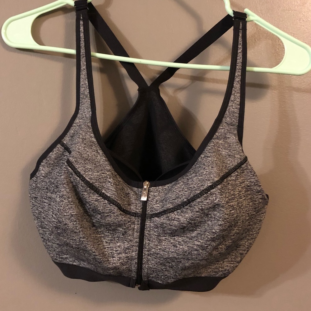 NWOT Victoria Secret VSX sports bra